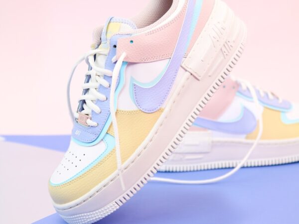Vita sneakers, klassisk modell